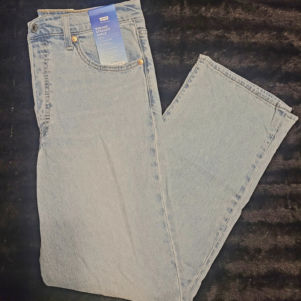 Levi's Women's Ribcage Straight Ankle Light Blue Jeans